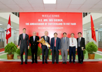 Meeting with the Ambassador of Switzerland to Viet Nam